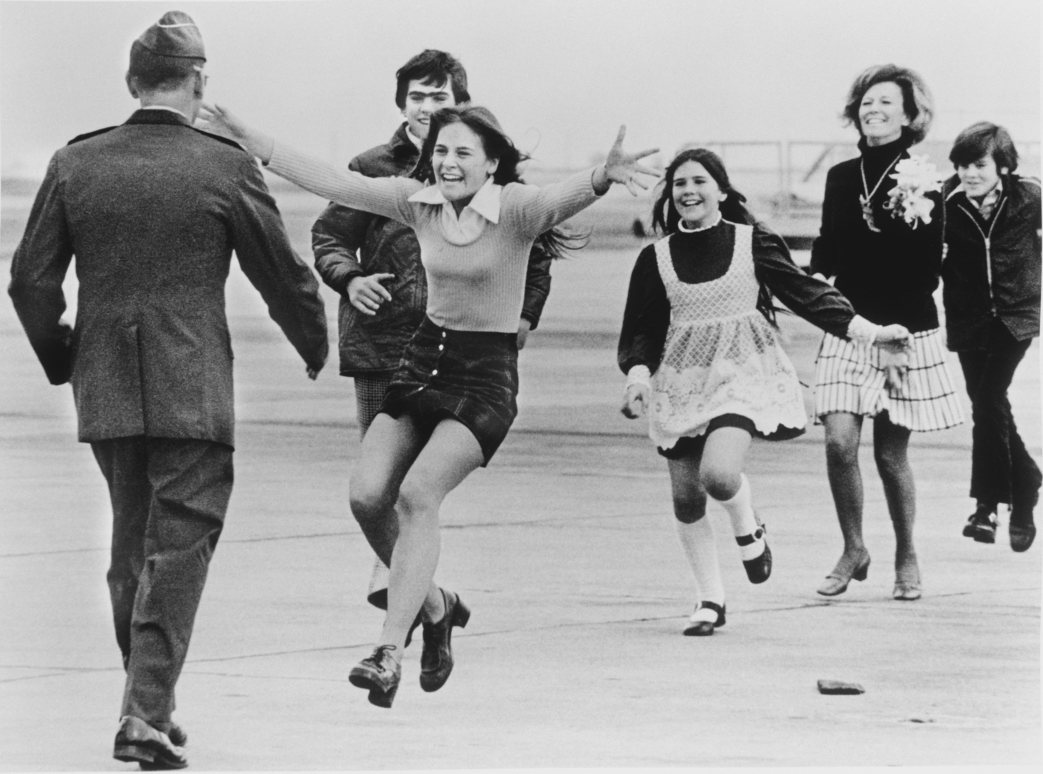 South Vietnamese forces fighting on their own suffer a terrible defeat in Laos. After being re-elected in a landslide, Nixon strikes a peace deal with Hanoi that allows American prisoners of war finally to come home to a bitterly divided country.