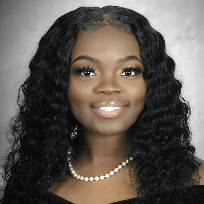 kenzia's senior portrait